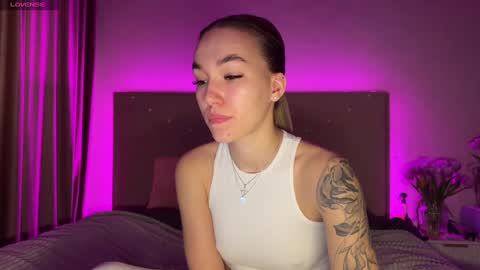 Snapshot of watergirl_ chatting on March 12, 5:13 am Im saving up for a new car help me online show from March 12, 5:13 am