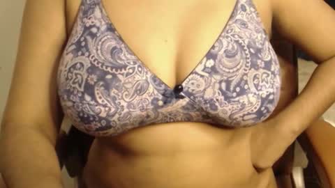 mina online show from March 6, 6:58 pm