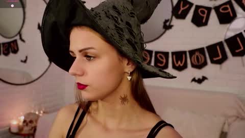 Im Wendy online show from October 31, 9:52 pm