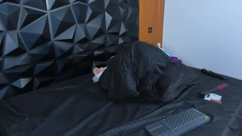 Wendy Marshall  online show from February 7, 7:59 pm