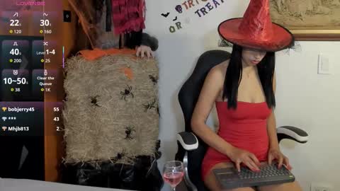 Wendy Marshall  online show from October 28, 8:57 pm