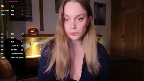 Snapshot of wet_lana chatting on October 18, 7:37 pm Lana online show from October 18, 7:37 pm