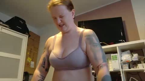 Snapshot of wetgerman2 chatting on March 10, 4:03 pm Wetgerman online show from March 10, 4:03 pm