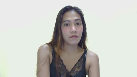 wetpetitechix online show from May 19, 2:02 pm