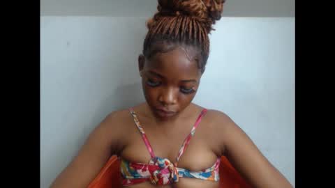 Snapshot of wetxxbabe chatting on October 16, 8:28 am wetxxbabe online show from October 16, 8:28 am