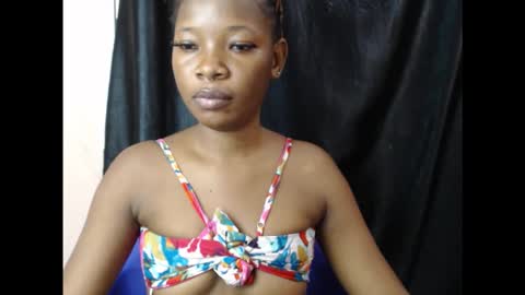 Snapshot of wetxxbabe chatting on October 3, 9:25 am wetxxbabe online show from October 3, 9:25 am