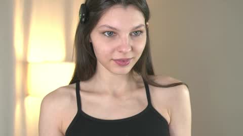 Snapshot of whisper_of_love chatting on December 11, 11:32 pm Naomi online show from December 11, 11:32 pm