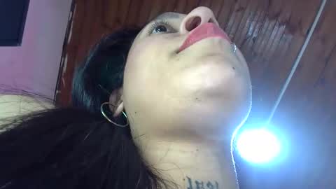 Snapshot of white_sexy_ chatting on February 17, 11:33 pm white_sexy_ online show from February 17, 11:33 pm