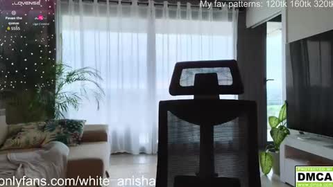 Snapshot of whiteanisha chatting on September 21, 1:32 pm Anisha online show from September 21, 1:32 pm