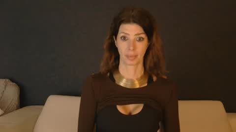 White Queen online show from September 18, 4:11 am