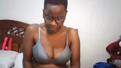 whitney_ly online show from August 4, 6:19 am