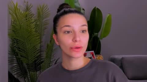 whoislulu online show from February 3, 7:07 am