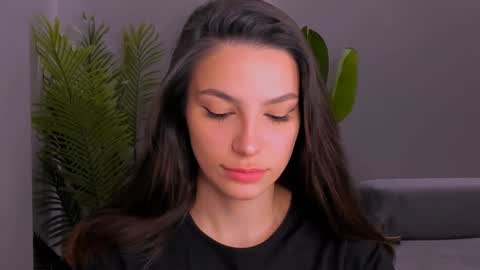 whoislulu online show from January 24, 8:00 pm