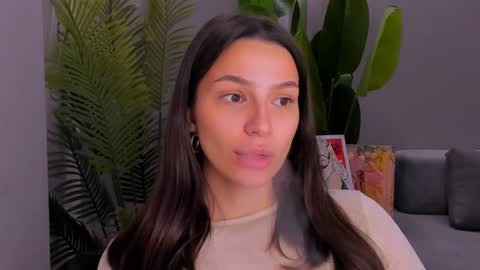 whoislulu online show from December 18, 7:52 pm