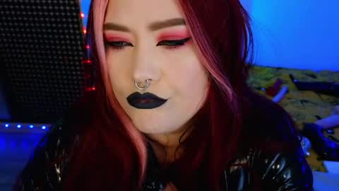 Laura  online show from May 3, 5:05 pm