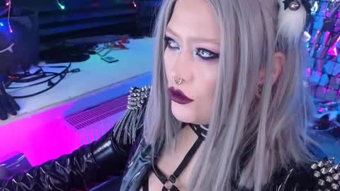 Laura  online show from March 1, 10:42 pm