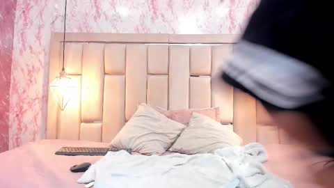 wild_firee_ online show from November 3, 9:41 pm