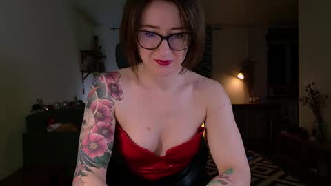 Snapshot of wild_peony chatting on December 28, 10:44 pm wild_peony online show from December 28, 10:44 pm