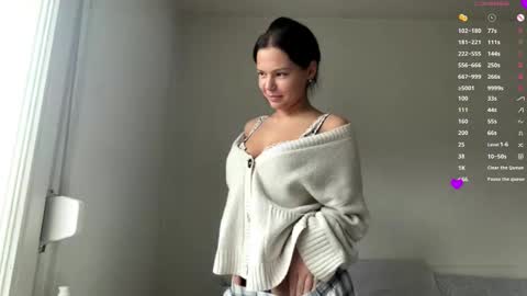 Mia online show from February 3, 3:06 pm