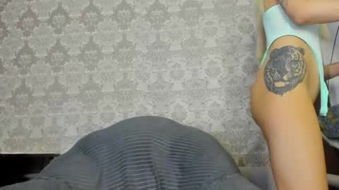 wildforestmuse  twitter online show from April 11, 7:25 am