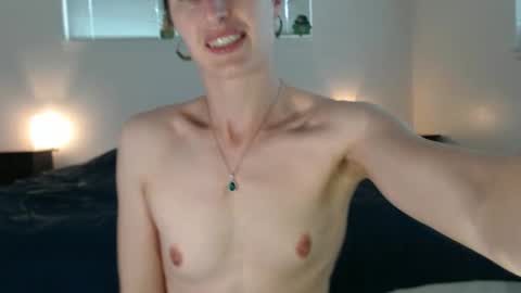 WildRose L - check my Pinned tweet if you dont see me online within 5 minutes after Ive sent email notifications online show from March 2, 10:45 pm