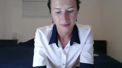 WildRose L - check my Pinned tweet if you dont see me online within 5 minutes after Ive sent email notifications online show from September 12, 2:23 am