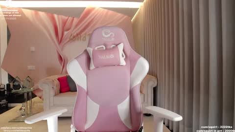 Lili online show from November 12, 8:40 pm