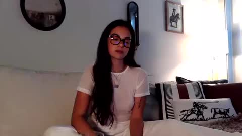 Snapshot of willowbelle chatting on October 17, 10:46 pm willowbelle online show from October 17, 10:46 pm