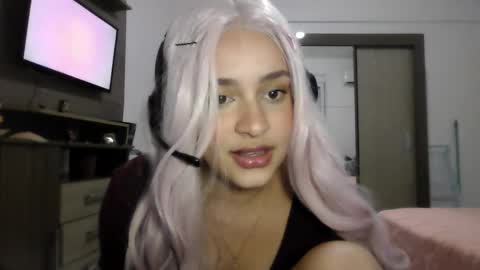 Willow online show from April 3, 1:36 am