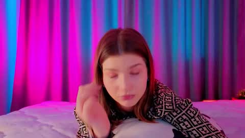 Vicki3 online show from February 13, 8:38 am