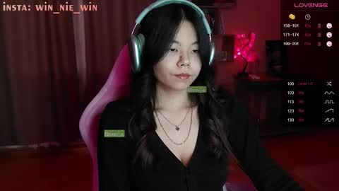 Snapshot of win_nie chatting on October 3, 4:06 am Winnie online show from October 3, 4:06 am