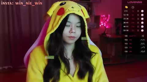 Snapshot of win_nie chatting on October 5, 3:33 am Winnie online show from October 5, 3:33 am