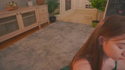 Lillian online show from May 13, 3:45 am