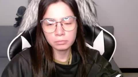 Alex online show from November 18, 3:40 am