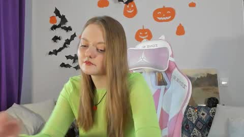 wonderconnie online show from October 30, 9:33 am