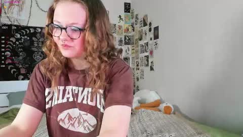 wonderconnie online show from November 16, 8:27 am