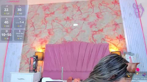 wonderkloe_ online show from March 18, 2:49 am