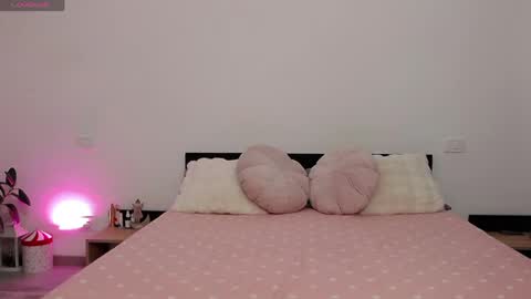 Amalia online show from April 22, 11:07 am