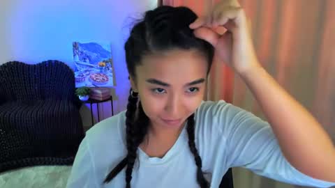 dudetta Kim online show from March 12, 7:02 am