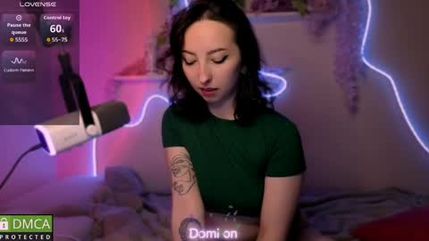 Sue online show from April 10, 1:33 am