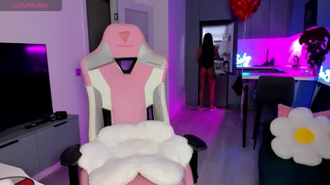 Emi online show from February 27, 4:12 am