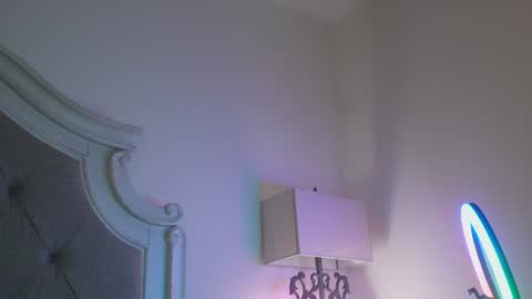 Snapshot of x_dreamgirl_x chatting on January 31, 5:19 am Mariah online show from January 31, 5:19 am