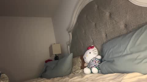 Snapshot of x_dreamgirl_x chatting on January 11, 10:51 pm Mariah online show from January 11, 10:51 pm