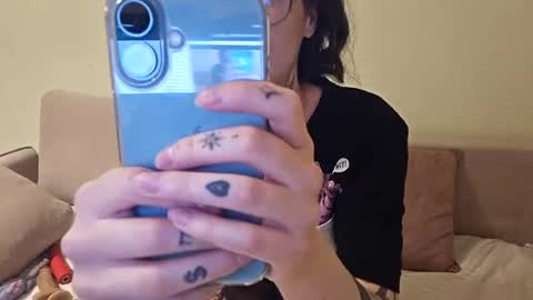 Melanie online show from August 2, 7:39 pm