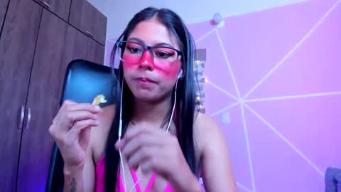 XALLYSONX online show from January 8, 5:50 pm