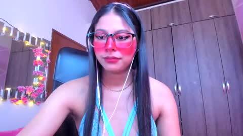 XALLYSONX online show from September 9, 1:33 pm