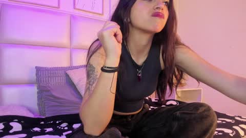 xara_u online show from February 23, 7:46 pm