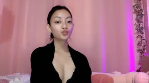 Snapshot of xcxccy19 chatting on February 3, 3:31 am Sachi Cy online show from February 3, 3:31 am