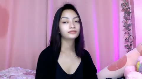 Snapshot of xcxccy19 chatting on February 5, 1:00 pm Sachi Cy online show from February 5, 1:00 pm