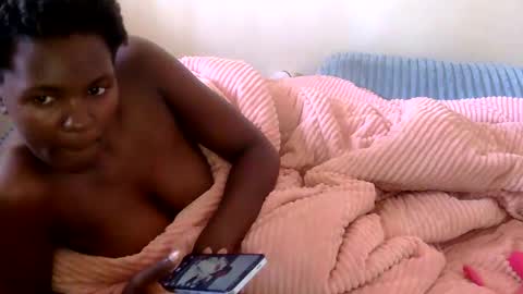 xeenah online show from February 3, 12:10 pm